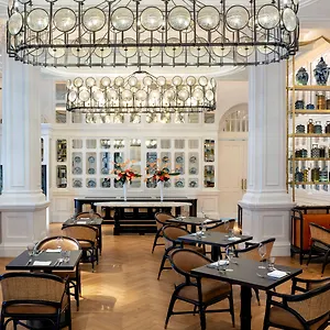 Raffles 5* Сингапур